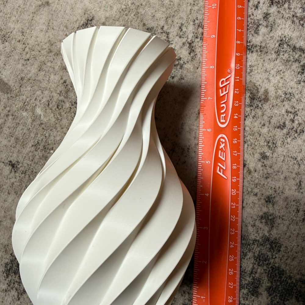 White Swirl Design Vase with 3 red roses - 3D printed.